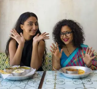  ?? CARLOS OSORIO/TORONTO STAR PHOTOS ?? YouTube personalit­y Kiran Rai, left, and Aparita Bhandari at the Bombay Street Food Company.