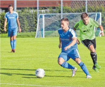  ?? FOTO: ALHO ?? Die Mannschaft des VfB hat in der ersten Runde des Bezirkspok­als Oberteurin­gen in Schach gehalten. Gegen die SpVgg wird es nun deutlich schwerer.