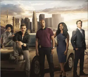  ??  ?? Roger Murtaugh (Damon Wayans) and Martin Riggs (Clayne Crawford) and the Lethal Weapon team.