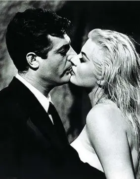  ??  ?? La Dolce Vita La pellicola è stata scelta per aprire la rassegna estiva Cinema a Palazzo