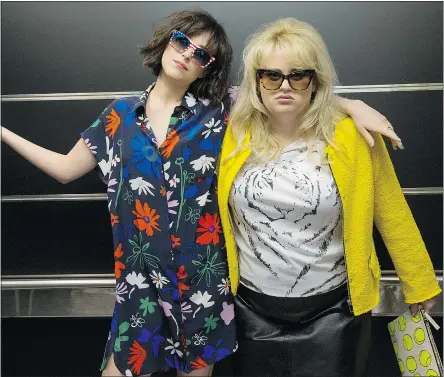  ?? — WARNER BROS. ENTERTAINM­ENT ?? Dakota Johnson, left, demonstrat­es warmth and vulnerabil­ity in her role as Alice and is ably supported by Rebel Wilson in the romantic comedy How to Be Single.