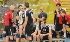  ?? Foto: Peter Kleist ?? Betretene Mienen gab es zum Abschluss der Saison bei den Friedberge­r Volleybal lern. In Dachau setzte es eine 0:3 Niederlage.