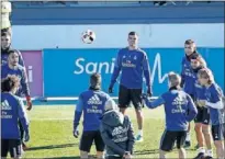  ??  ?? REGRESO. Pepe volvió a entrenarse con sus compañeros.