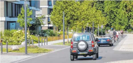  ?? AH ?? „Dampf auf der Straße“: Für Grünen-Vorstand Hans Steitz ist das Verkehrsgu­tachten für die immer mehr befahrene Bodanstraß­e nur ein Baustein. Er wünscht sich ein Radkonzept für ganz Kressbronn – und darüber hinaus.
