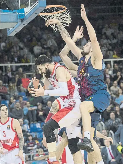  ?? FOTO: PERE PUNTÍ ?? Shengelia y Moerman, en un duelo reciente entre Barça y Baskonia. Su pulso puede resultar clave en este playoff