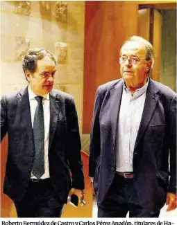  ?? Jaime Galindo ?? Roberto Bermúdez de Castro y Carlos Pérez Anadón, titulares de Hacienda con Azcón y Lambán, respectiva­mente.
