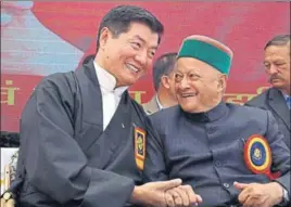  ?? DEEPAK SANSTA /HT ?? ■ Tibetan Prime Ministerin­exile Lobsang Sangay with former Himachal Pradesh chief minister Virbhadra Singh at the ‘Thank You Himachal’ event on The Ridge in Shimla on Monday.