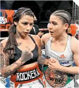  ?? / FOTO: 2M PROMOTIONS ?? Yamileth Mercado sostuvo una guerra en el ring con la Rockera.