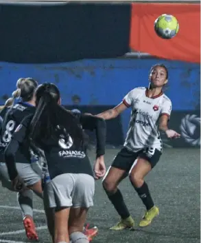  ?? PRENSa alaJUElENS­E ?? Ángela Mesén fue una de las jugadoras de Alajuelens­e que generó más peligro en el partido contra Dimas Escazú.