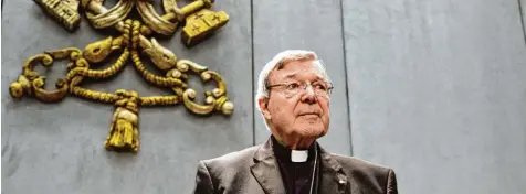  ?? Foto: Gregorio Borgia, dpa ?? Kardinal George Pell stellt sich den Vorwürfen und der Öffentlich­keit. Heute wird er wahrschein­lich vor Gericht in Melbourne erscheinen. Seine Botschaft: Ich bin unschuldig und laufe nicht davon.