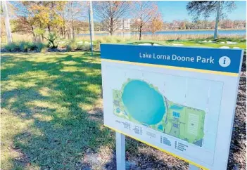  ?? JOY WALLACE DICKINSON ?? Orlando’s Lake Lorna Doone Park boasts modern features and a historic past as the site of the first integrated Little League game in the South, in 1955.