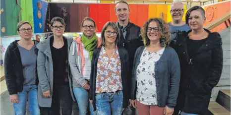  ?? FOTO: PRIVAT ?? Der Vorstand des Elternbeir­ats an der Michel-Buck-Gemeinscha­ftsschule (von links): Yvonne Moderecker, Silke von Fürich, Theresa Weitzmann, Anja Nickol, Frank Eberlein, Nathalie Kloos, Elke Boscher und Monika App.