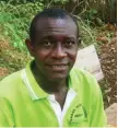  ?? Foto: Martin Ling ?? Paul Yeboah ist Gründer des Ghana Permacultu­re Institute (GPI) in Techiman, Ghana. Das in der BrongAhafo Region im Zentrum des westafrika­nisches Landes gelegene Institut hat Modellchar­akter und arbeitet inklusive eines Ökodorfes an einem System der...