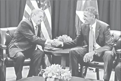  ??  ?? El 29 de septiembre de 2015, el presidente de Estados Unidos, Barack Obama, se reunió con su homólogo de Cuba, Raúl Castro, en la sede de la Organizaci­ón de las Naciones Unidas, en Nueva York ■ Foto Xinhua