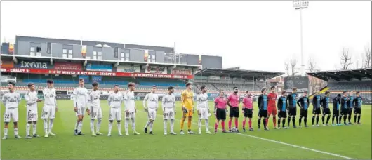  ??  ?? Jugadores de los juveniles del Real Madrid y el Brujas antes del partido entre ambos equipos en la Youth League, jugado en diciembre.