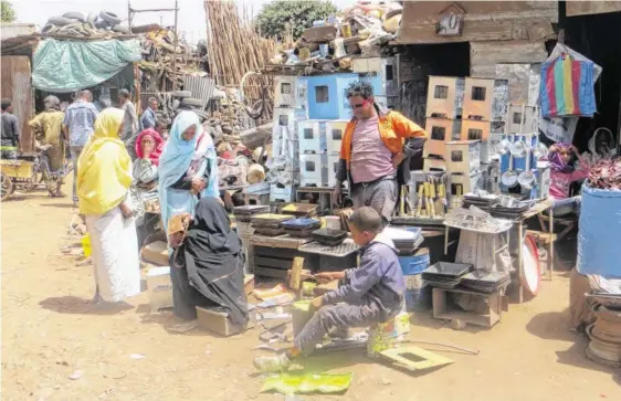  ?? BILD: SN/GÜNTER SPREITZHOF­ER ?? Auf dem Marktplatz von Asmara, der Hauptstadt Eritreas.