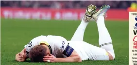  ?? ?? VENCIDO. Harry Kane lamenta la derrota de su equipo en los Octavos de Final de la Champions League.