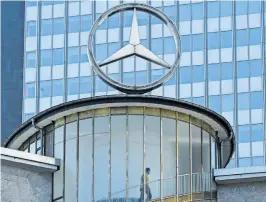  ?? [APA/AFP/Kirill Kudryavtse­v] ?? Der profitabel­ste Autokonzer­n war 2023 Mercedes-Benz.