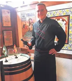  ?? RP-FOTO: BUSCHKAMP ?? Im März eröffnete Oliver Wehrmann seine Tapas-Bar. Nach einem guten Start kam die Corona-Pandemie. Seitdem kämpft er.