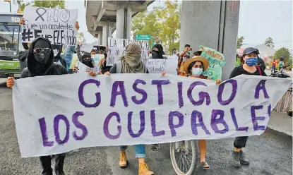  ?? REUTERS ?? La manifestac­ión, convocada en redes sociales, reunió a cerca de 60 personas.