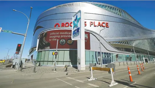  ?? LARRY WONG ?? Part of the appeal of Edmonton as an NHL hub city is that the nearly four-year-old Rogers Place is attached directly to the JW Marriott hotel by a pedway.