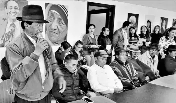 ?? Defensoría Del Pueblo ?? •
Ayer, los allegados de Édgar Yucailla acudieron a la Defensoría del Pueblo, en Quito. la