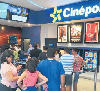  ??  ?? TAQUILLA. En Cinépolis Altara, el público abarrotó las salas en el feriado del 15 de septiembre.