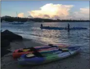  ?? JESSICA KWONG ?? The biolumines­cent bay tour at Fajardo begins at sunset.