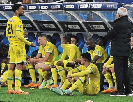  ?? | PHOTO : THIERRY CREUX / OUEST-FRANCE ?? La déception nantaise à l’issue de la finale largement perdue face à Toulouse (5-1).
claque, j’espère que l’envie, on va l’avoir pour le maintien. Si on avait gagné ce match, ça devait nous donner de l’élan, mais il va plutôt fal