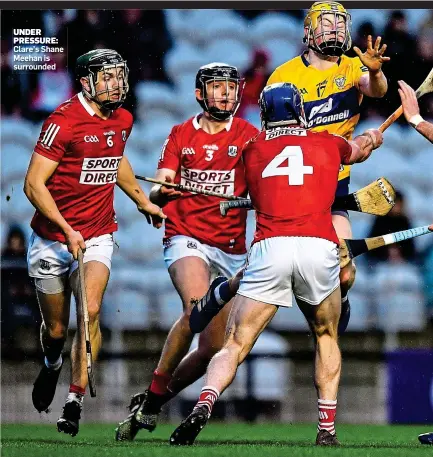  ?? ?? UNDER PRESSURE: Clare’s Shane Meehan is surrounded