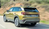  ?? [Werk] ?? Verträglic­her Auftritt einer Baureihe, die uns früher größer vorkam: Škoda Kodiaq in (sogar etwas gewachsene­r) zweiter Generation. Viel Platz und ein 1a-Interieur.