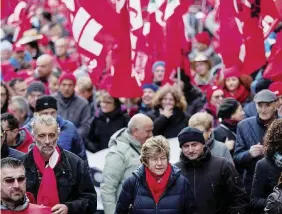  ?? LaPresse ?? Futuro incerto Cortei in cinque città organizzat­i dalla Cgil. Sopra, Susanna Camusso a Roma