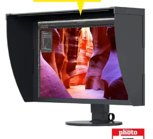  ??  ?? INTEGRIERT­ES MESSGERÄT
Der Eizo CG2730 zeichnet sich unter anderem durch ein integriert­es Kalibrieru­ngsgerät aus.