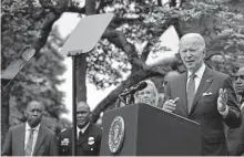  ?? Ting Shen/bloomberg ?? President Joe Biden met with local officials, including Houston Mayor Sylvester Turner, left, and Police Chief Troy Finner.