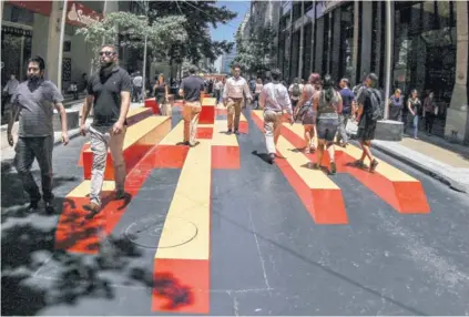  ??  ?? ► Imágenes en 3D se pueden encontrar en este nuevo paseo peatonal.