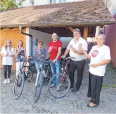  ?? FOTO: STADT MENGEN ?? Mitarbeite­r des Monats sind im Oktober bei der Stadt Mengen alle diejenigen, die mit dem Rad zur Arbeit kommen.