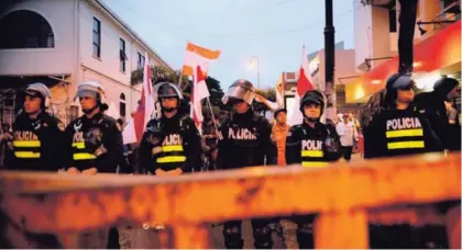  ?? FOTO DE DIANA MÉNDEZ. ?? Aunque hubo algunos choques con la Policía, el ambiente en general estuvo tranquilo.