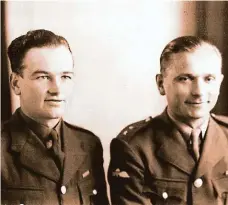  ?? Foto: VHÚ ?? Českoslove­nští vojáci Jan Kubiš (vlevo) s Jozefem Gabčíkem v prosinci 1941 v Británii před historicko­u misí.