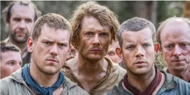  ?? FOTO: BBC/YLE ?? Wales.
Tommy (Julian Rhind-Tutt, i mitten) och James (Russell Tovey, t.h.) är två av fångarna i New South