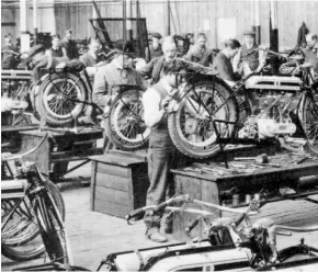  ??  ?? Above: The Triumph factory, showing machines being assembled in 1915