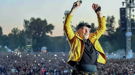  ??  ?? Sul palco Vasco Rossi in concerto: il nuovo tour parte da Lignano