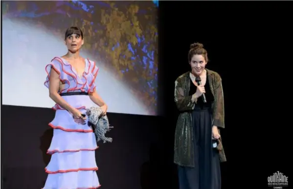  ?? LA QuInZAIne DeS RÉAlISATeu­RS ?? La actriz Wendy Chinchilla (celeste) y la directora Nathalie Álvarez fueron muy bien recibidas en Cannes.