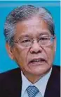  ??  ?? Pharmaniag­a chairman Tan Sri Lodin Wok Kamaruddin