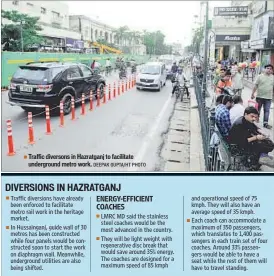  ?? DEEPAK GUPTA/HT PHOTO ?? Traffic diversons in Hazratganj to facilitate undergroun­d metro work.