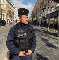  ?? (Photo Ch. P.) ?? Depuis un mois, pour la première fois une femme a rejoint la Compagnie départemen­tale d’interventi­on de la police.