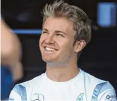  ?? Foto: dpa ?? Selbstbewu­sst und entspannt: Nico Rosberg kann am Sonntag in Sao Paulo dritter deutscher Formel-1-Weltmeiste­r werden.