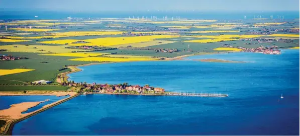  ?? Foto: dpa ?? Wer um die Ostsee-Insel Fehmarn wandern möchte, muss 75 Kilometer zurücklege­n. Das ist in zwei oder drei Tagen gut machbar. Das quirlige Inselleben ist dann oftmals ganz weit weg.