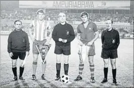  ?? FOTO: BERT ?? El Barça inauguró Montilivi en un partido amistoso ante el Girona disputado el 14 de agosto de 1970. Eladio ejerció de capitán culé y el Barça ganó 1-3.