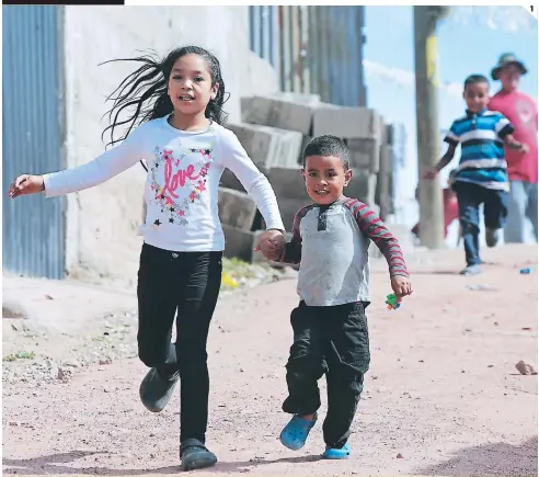  ??  ?? 1. Un derecho principal de todo niño y niña es poder divertirse en un ambiente sano.