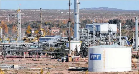  ?? ?? Para YPF hubo resultados débiles en el tercer trimestre, pero aparecen oportunida­des a largo plazo